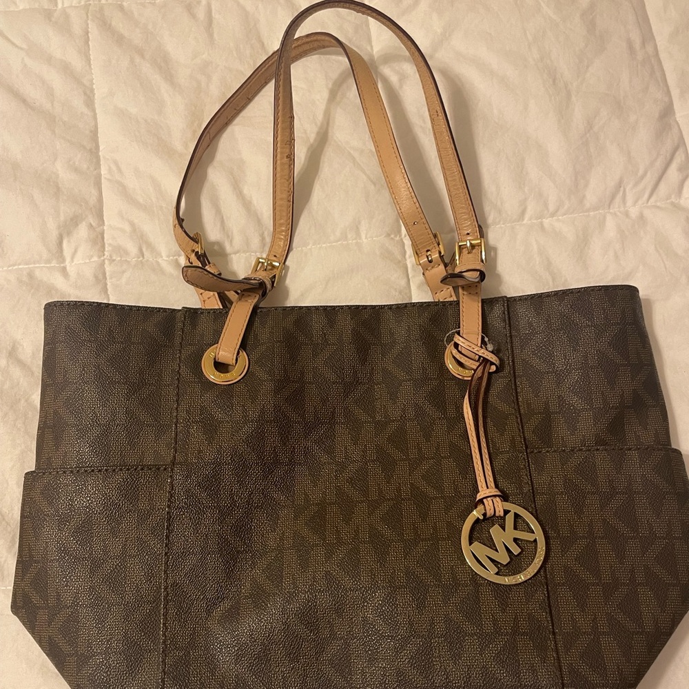 Michael Kors tote.